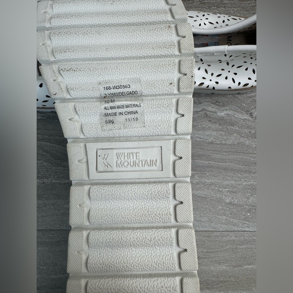 White Mountain Delgado Perforated Slip On Flats Womens Size 10 - Picture 8 of 12